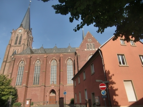 Jüchen : Kirchstraße, kath. Pfarrkirche St. Jakobus